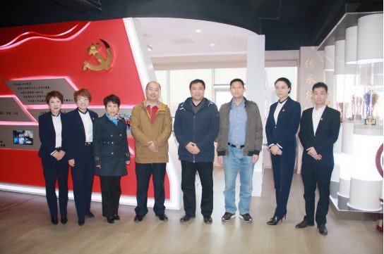 直奔一線 上下聯(lián)動 問需幫扶——市商務(wù)局、春華街黨工委領(lǐng)導(dǎo)走訪問需永誠世佳